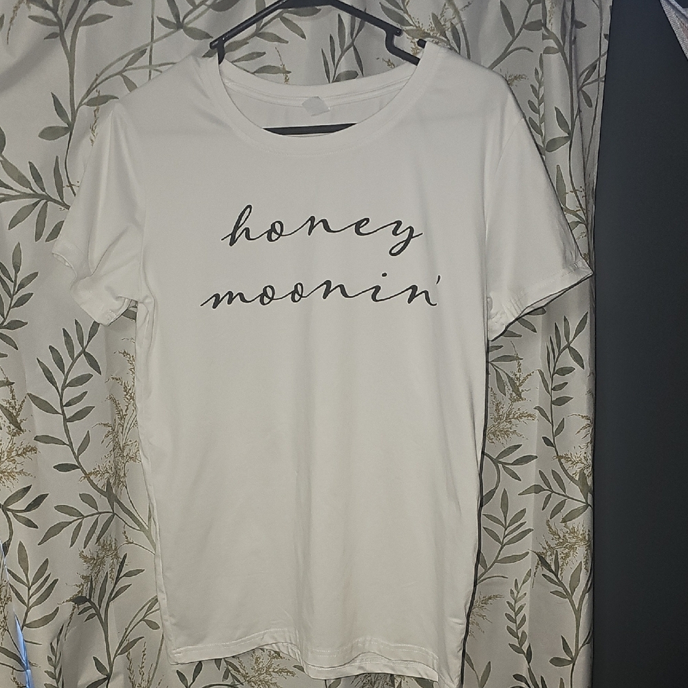 Honey Moonin' Graphic Tee By The Ring Boxes - Size L